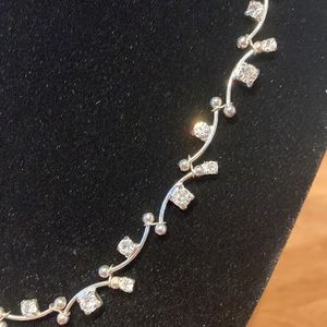 Vintage 1940’s rhinestone necklace.  Length range 16 - 19 in.  Perfect condition